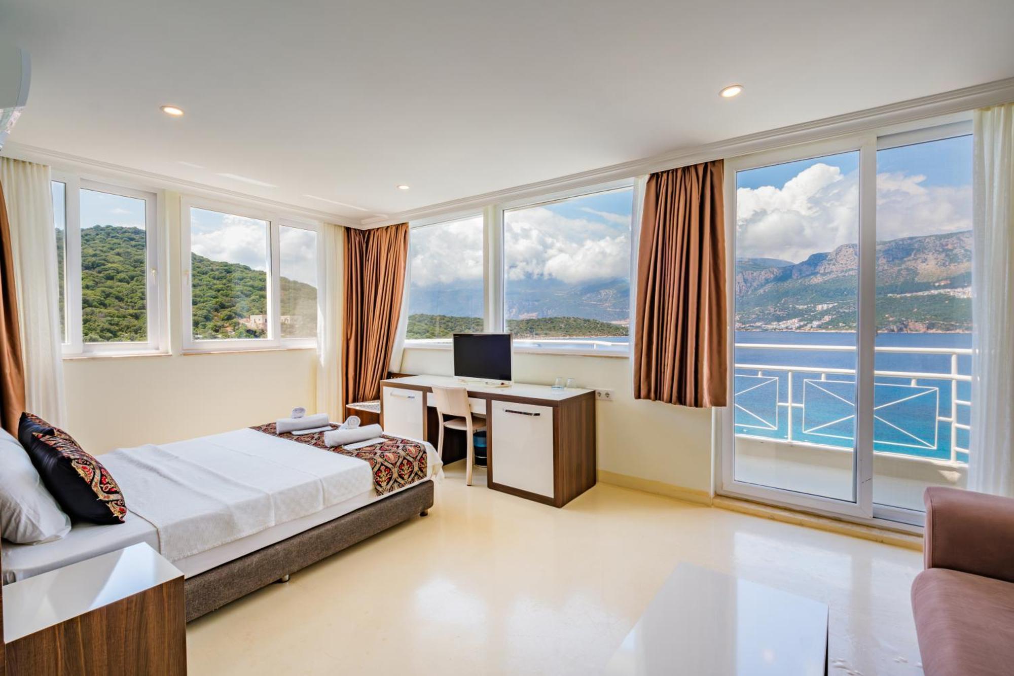 La Moda Beach Hotel Kas Bagian luar foto