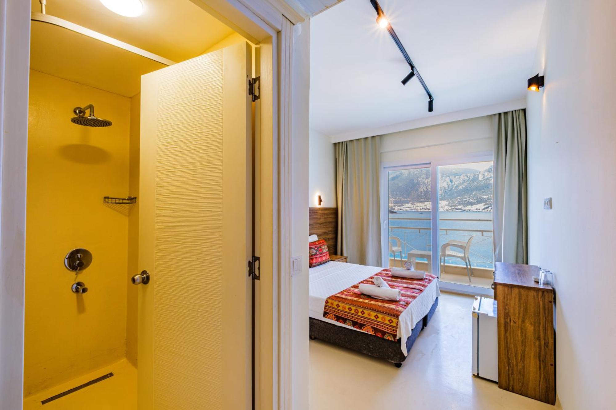 La Moda Beach Hotel Kas Bagian luar foto