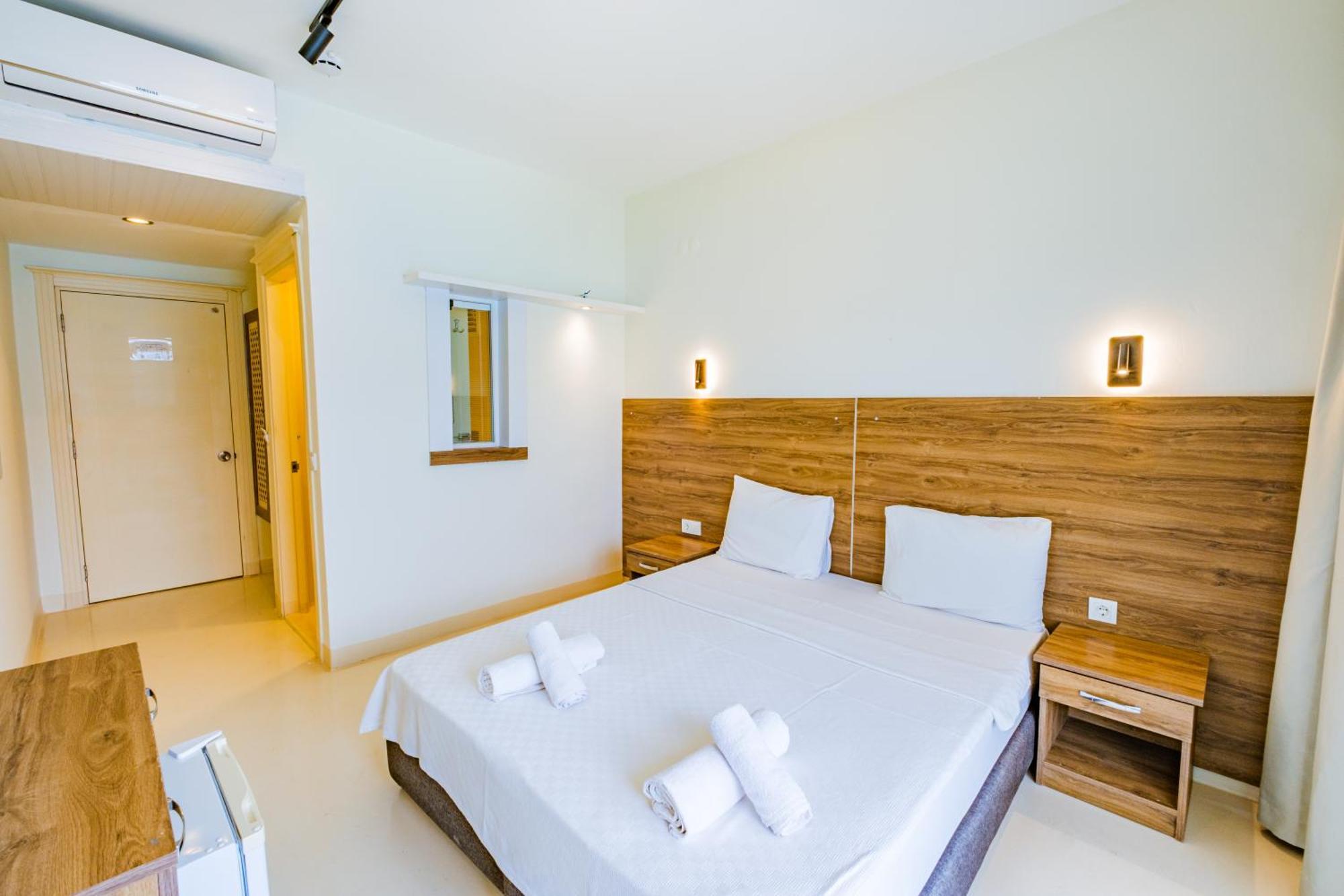 La Moda Beach Hotel Kas Bagian luar foto